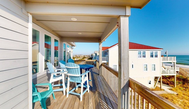 Beautiful dog-friendly ocean view home with hot tub, lovely balcony, W/D & AC
