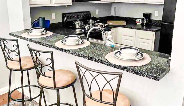 🌟Beautiful Dallas/ Duncanville townhome❗️W/Patio 5star host on other sites