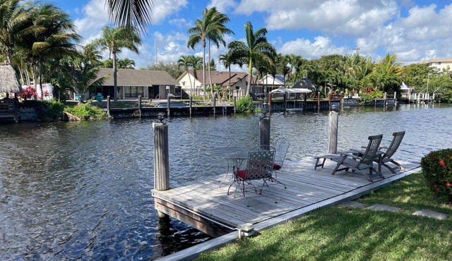 Beautiful Delray Beach House Heated Pool. Close to the beach. Pet Friendly.