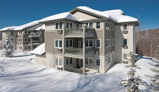 Beautiful Deluxe 2 Bedroom Condo in Smugglers Notch Resort