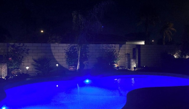 Beautiful, Desert backyard oasis! Free rides to Coachella and stagecoach!