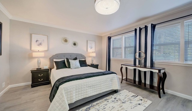 Beautiful Designer Home 2BR/1 Btw Palo Alto and Menlo Park for over 30 Days Stay