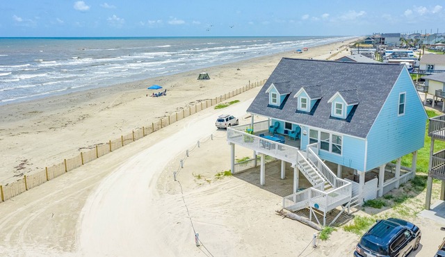 Beautiful, Dog-Friendly, Beachfront Home w/ Free WiFi, AC, & Washer/Dryer