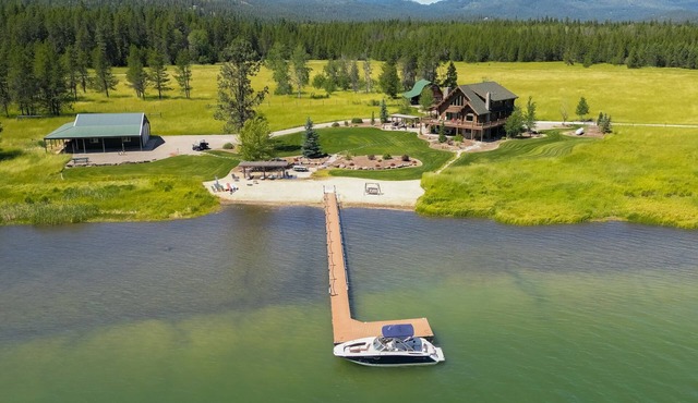 Beautiful, Dog-Friendly Home with WiFi, Private Dock, Beach & Protected Bay