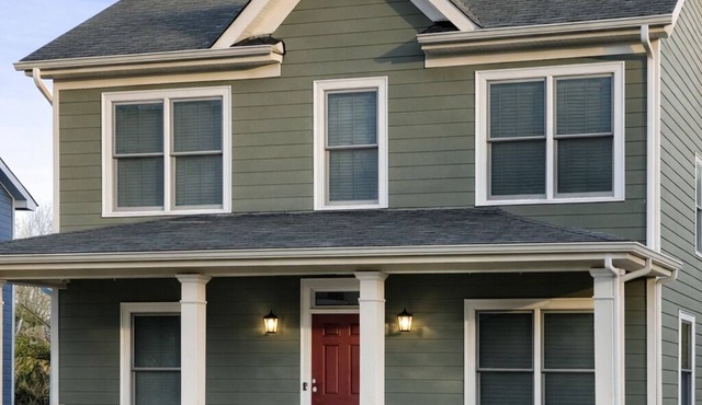 Beautiful Downtown Brick Road Home Oasis With Stadium View