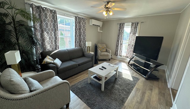 Beautiful Downtown Core Apt. Located on Main Street, Kentville