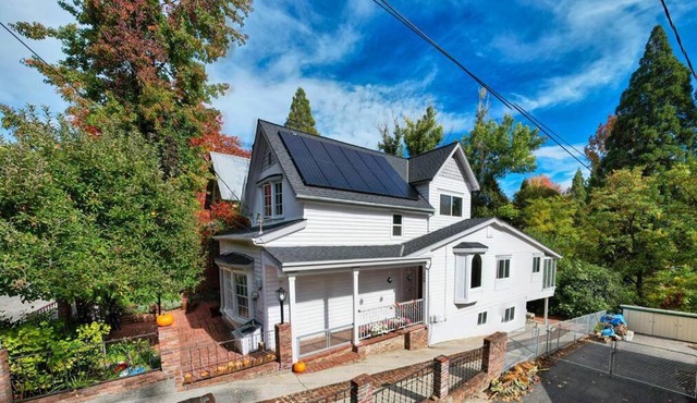 Beautiful Downtown Home