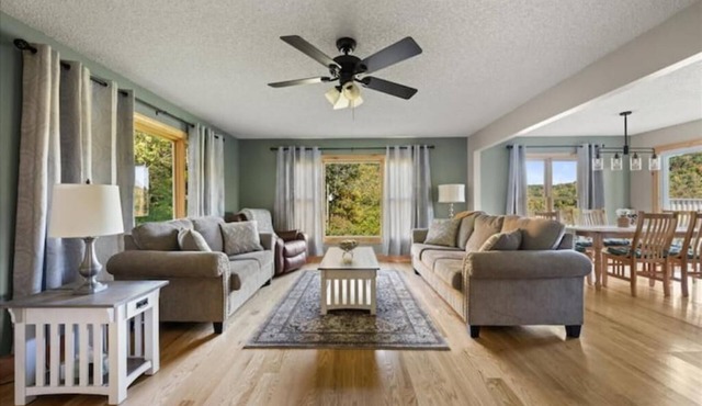 Beautiful driftless area home next to snowmobile trail!