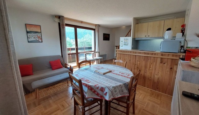 Beautiful duplex for 6, slopeside with parking