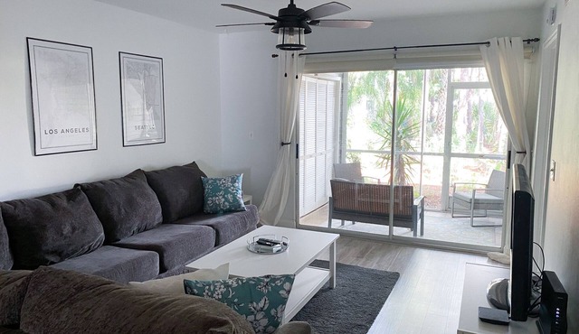 BEAUTIFUL East Naples, 2 Bedroom with Office in sought after KINGS LAKE!