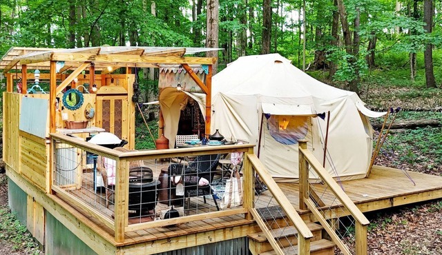 Beautiful Eco-Friendly Bell Tent with Fantastic Amenities for a Unique Glamping Escape near Fresno, Ohio