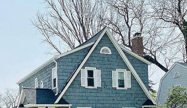 Beautiful English Cottage in Historic Old Town