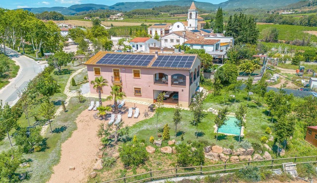 Beautiful home in Guardiola de Fontrubí