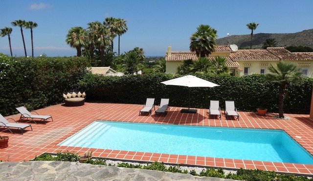 Beautiful villa, close to Denia, private pool 10m x 5m, wifi, full air con.
