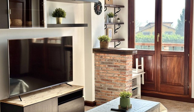 Beautiful and cozy apartment close to city center with a living room and bed room