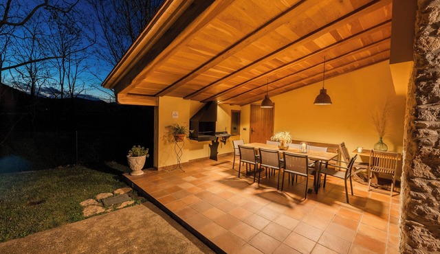 Beautiful house in a privileged environment with large garden and pool