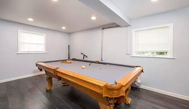 Beautiful Estate with Tennis Court and Swimming Pool