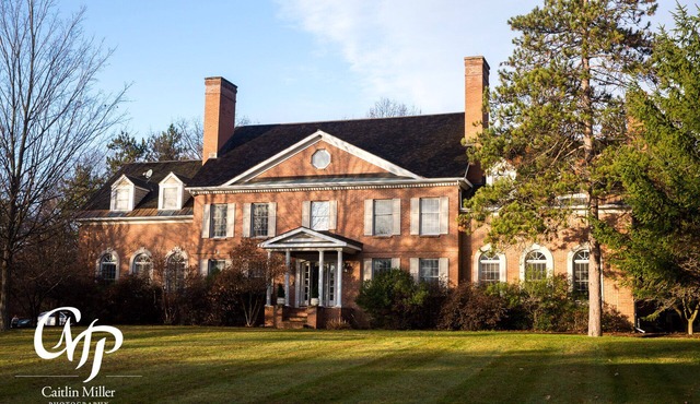 Beautiful Estate: Week of 8/30 still open to enjoy pool, pond, trails & more!