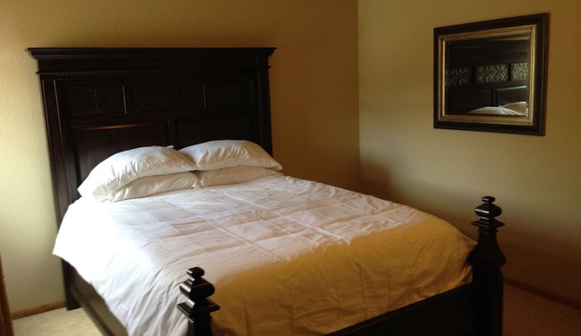 Beautiful Estes Park 2 Bedroom Loft in the ❤️ of town with Air Conditioning