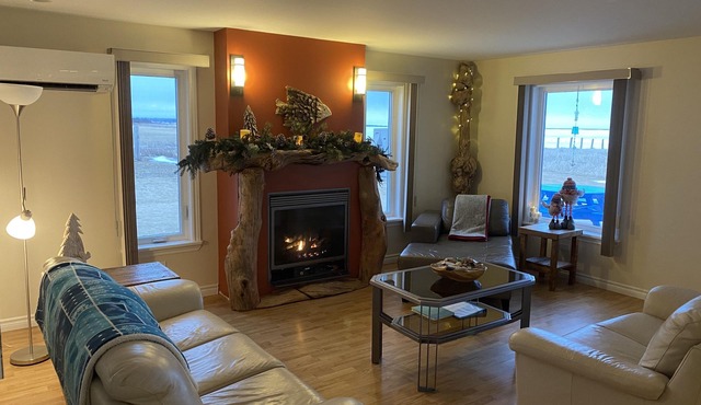 Beautiful Executive Beach House, Perfect for Families or Corporate Groups