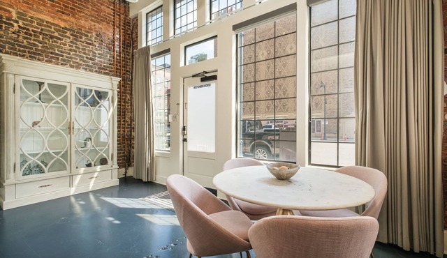 Beautiful & Extra Large Loft with 2 King Suites