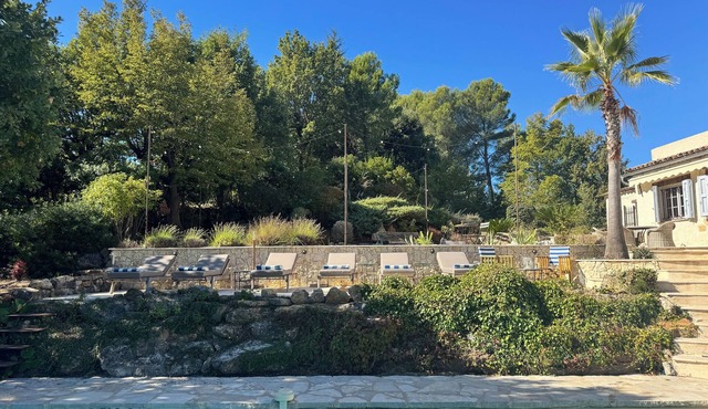 Beautiful French Riviera Provençal Family Villa with Pool