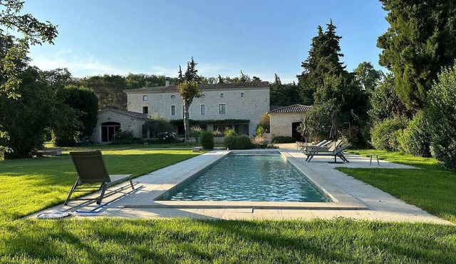 Beautiful family home with swimming pool