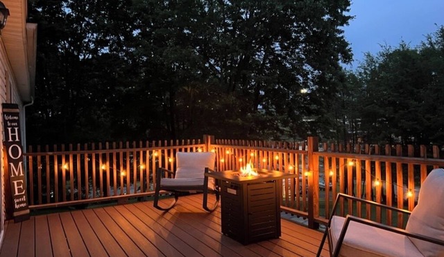 Beautiful family and pet friendly home right off the I77/64 spilt!