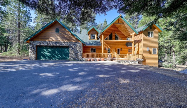 Beautiful Family-Friendly Cabin with WiFi & Great Location Near Shaver Lake