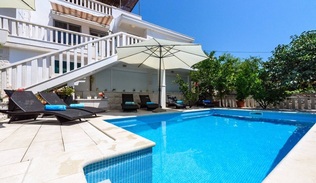 Beautiful family frendly holiday home with private swiming pool