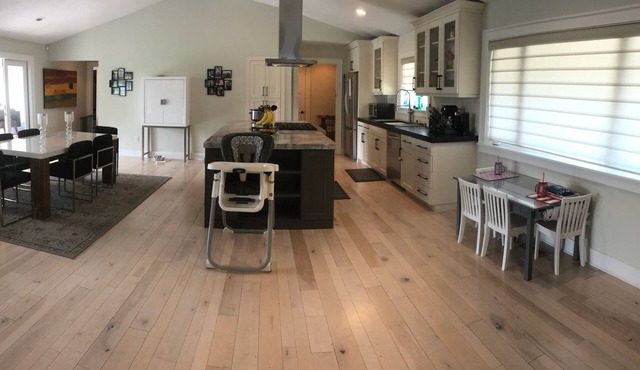 Beautiful family friendly home in Raleigh Hills!