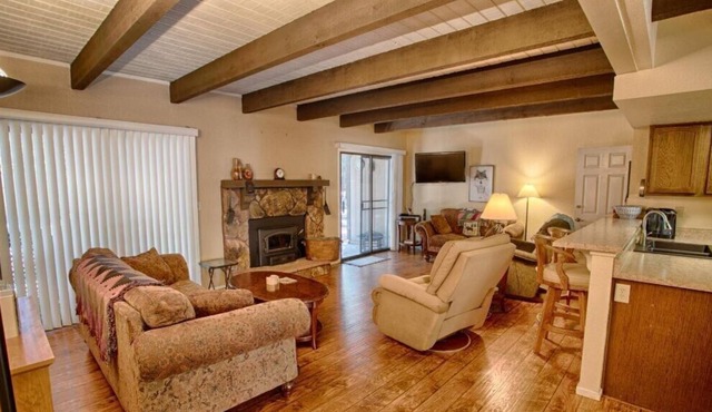 Beautiful Family Friendly Condo walking distance to Pinetop Golf Course