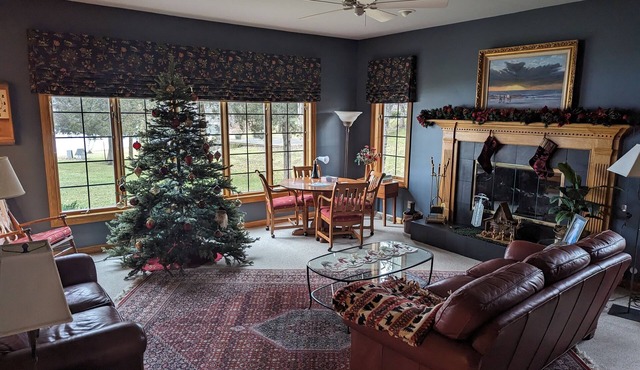 Beautiful Family Home on Quiet Lake Ashippun