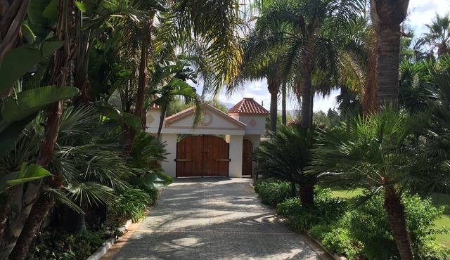 Beautiful Family Home walking distance to the beach