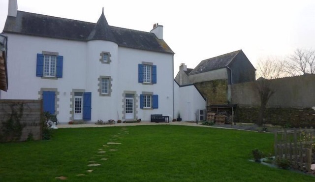 Beautiful family home for 10 people