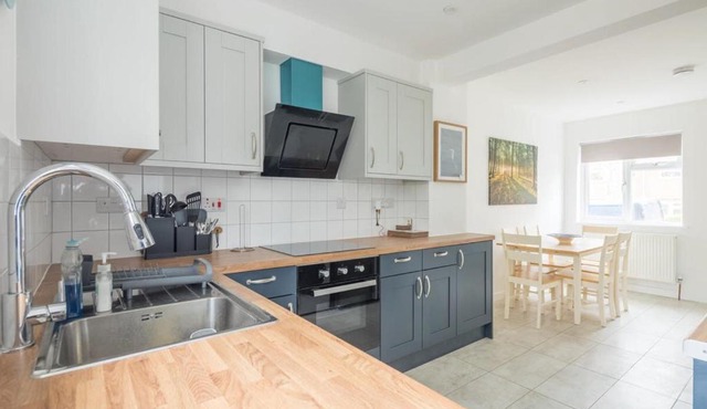 Beautiful Family Home - Near River Cam