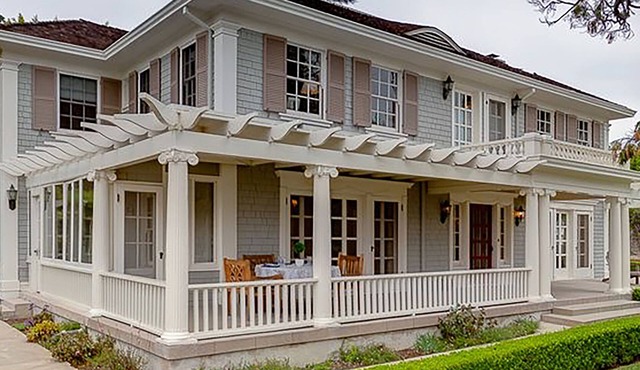 Beautiful Family Home near Rose Bowl, Dodger Stadium & Downtown Los Angeles.