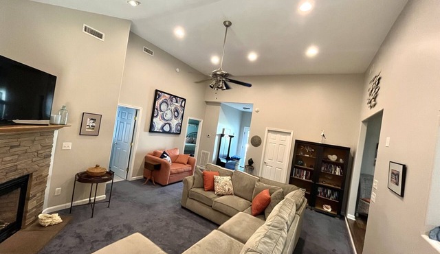 Beautiful Family home with access to Red Mill Pond