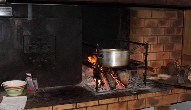 Beautiful family house with panoramic view over the vineyards and the Pyrenees