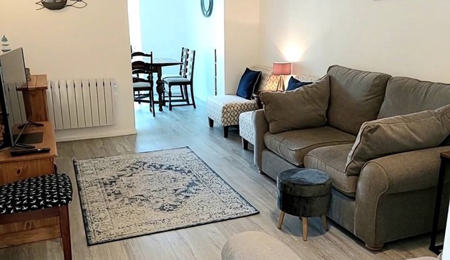 Beautiful family sized holiday home 1 minute from the beach