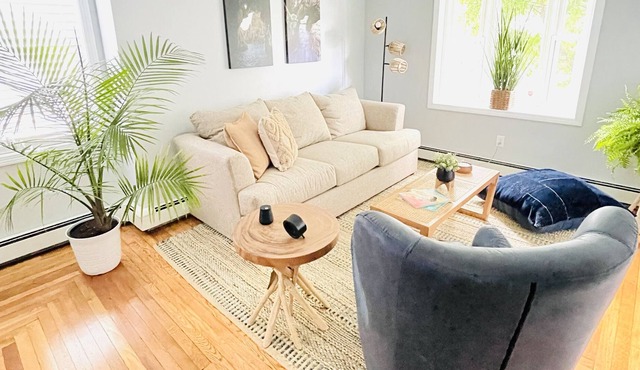 Beautiful Family-size Apartment walking distance to the beach