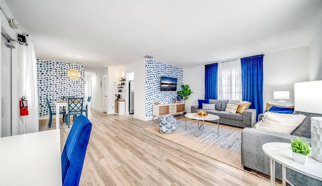 Beautiful Family Friendly Condo – Palm Wave Stays