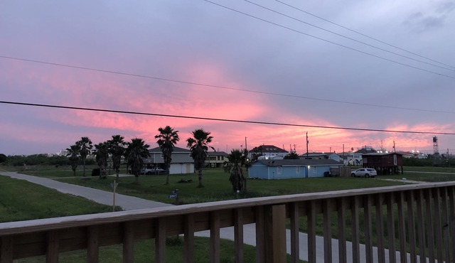 Beautiful Family Friendly House within walking distance to beach