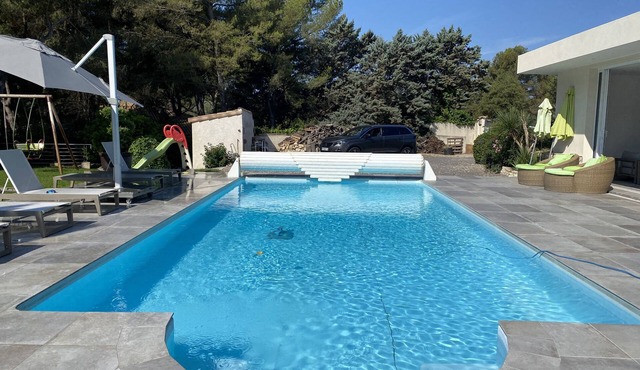 Beautiful family villa 15 minutes from beaches and town center