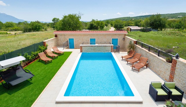 Beautiful family villa in pure nature - Brela beach 30 minutes
