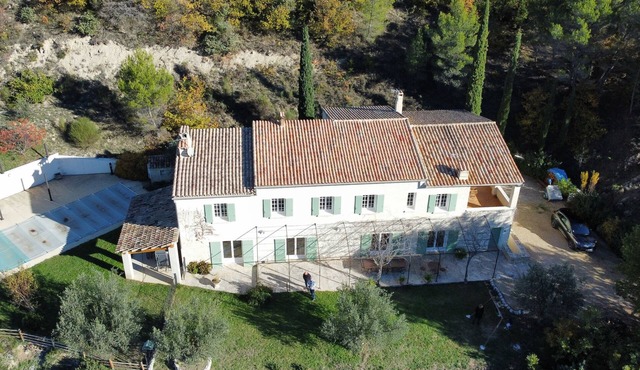 Beautiful farmhouse with pool for 12 perso the heart of the Drôme Provençale