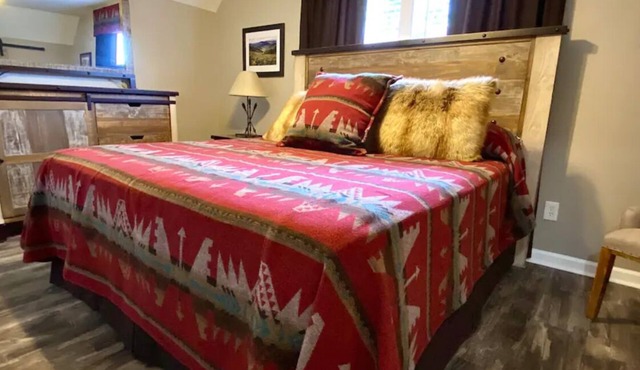 Beautiful Farm and Barndo Loft in Kernersville with WiFi and AC