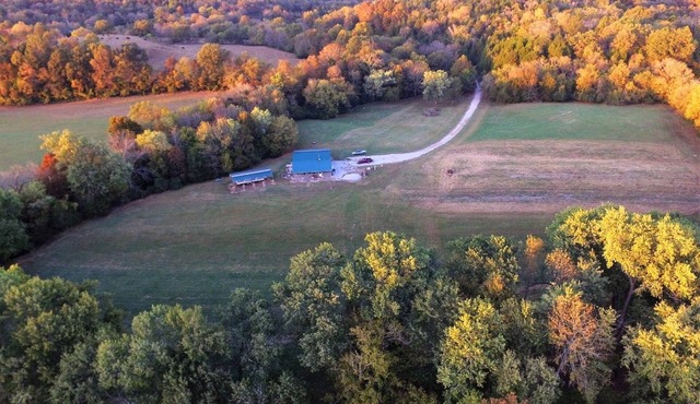 Beautiful Farm on Caney Fork River ~ Fantastic Nature Retreat ~ Very Peaceful!