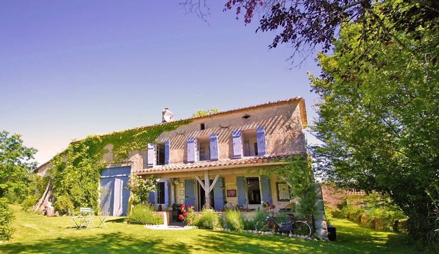 Beautiful Farmhouse-Idyllic French Living-Private Pool, sleeps 6 + 2 children