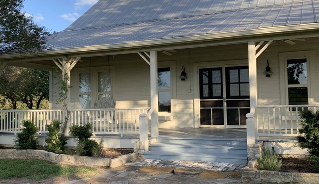 Beautiful Farmhouse in Round Top/Faytteville on 63 Acres